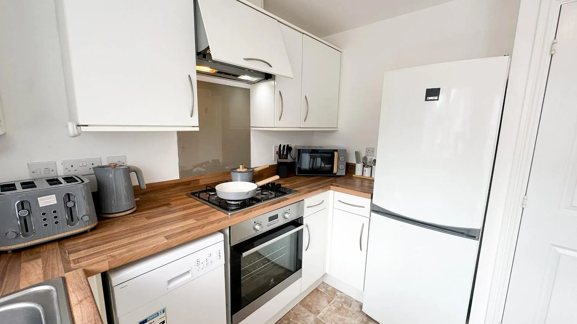 Newman House By Blue Skies Stays Stockton-on-Tees