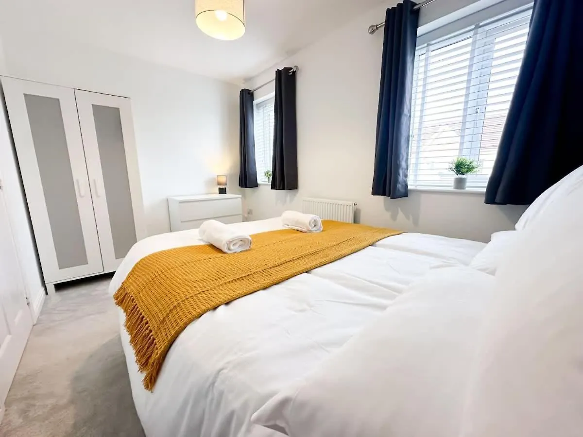 Newman House By Blue Skies Stays Stockton-on-Tees Holiday home