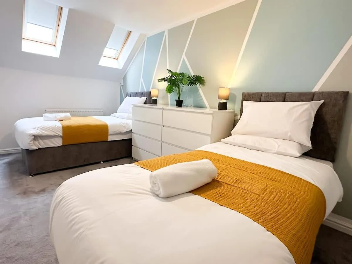 Newman House By Blue Skies Stays Stockton-on-Tees